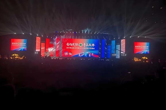 P2.6 Innenvermietung LED-Display Ultra-hohe Erfrischungsrate 7680Hz Leichtgewicht 5-7.5kg Design für Bühne &amp; Veranstaltungen